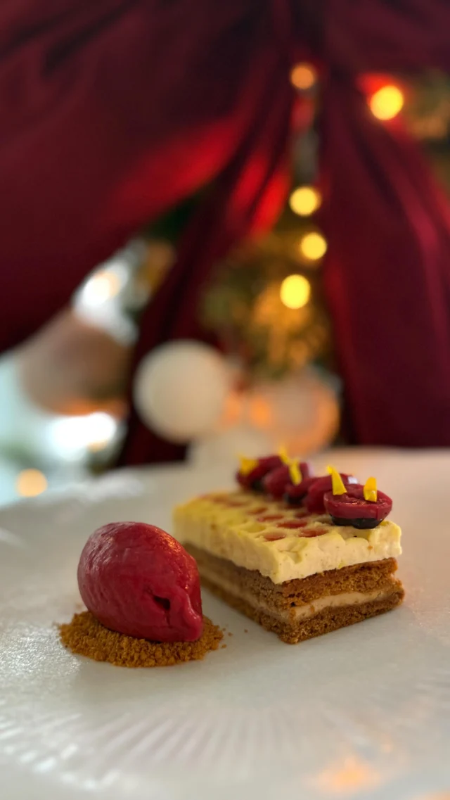 To ostatnia szansa, aby celebrować II dzień Świąt Bożego Narodzenia w KUK. Zapraszamy do wspólnego świętowania przy autorskim menu, w wyjątkowej atmosferze warszawskiej Starówki 

🕰️ 12:00-23:00 
📍Resturacja KUK - Miodowa 6 
☎️ 511 464 645  📥 kuk@kukrestaurant.com

This is the last chance to celebrate the second 
day of Christmas at KUK.
Join us for a festive gathering featuring an author’s menu, served in the unique atmosphere 
of Warsaw’s Old Town.

🕰️ 12:00–11:00 PM
📍 KUK Restaurant – Miodowa 6
☎️ +48 511 464 645
📥 kuk@kukrestaurant.com