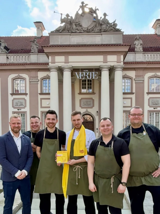 Jest nam niezmiernie miło znaleźć się w gronie restauracji docenionych przez przewodnik Gault&Millau. Dziękujemy za to wyróżnienie 
i wszystkim gościom, którzy są częścią naszej kulinarnej historii. 🍴

We are truly honored to be among the restaurants recognized by the Gault&Millau guide.
Thank you for this distinction, and to all our guests who are part of our culinary story. 🍴