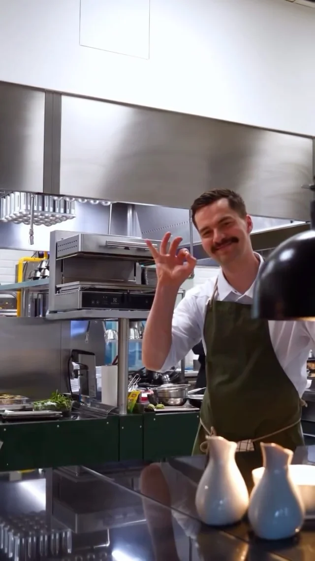 Wraz ze zmianą czasu zmienia się nasze menu ⏳

Menu wiosenne to nowe kompozycje, sezonowe składniki i smaki, które zostają na dłużej.

As time changes, so does our menu ⏳

Our spring menu brings new compositions, seasonal ingredients, and flavors that stay with you.